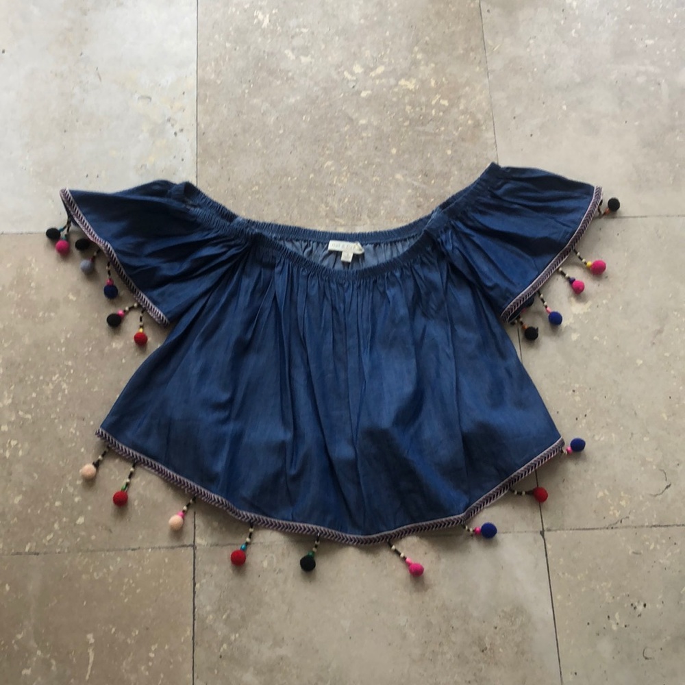 Gorgeous & flattering top!